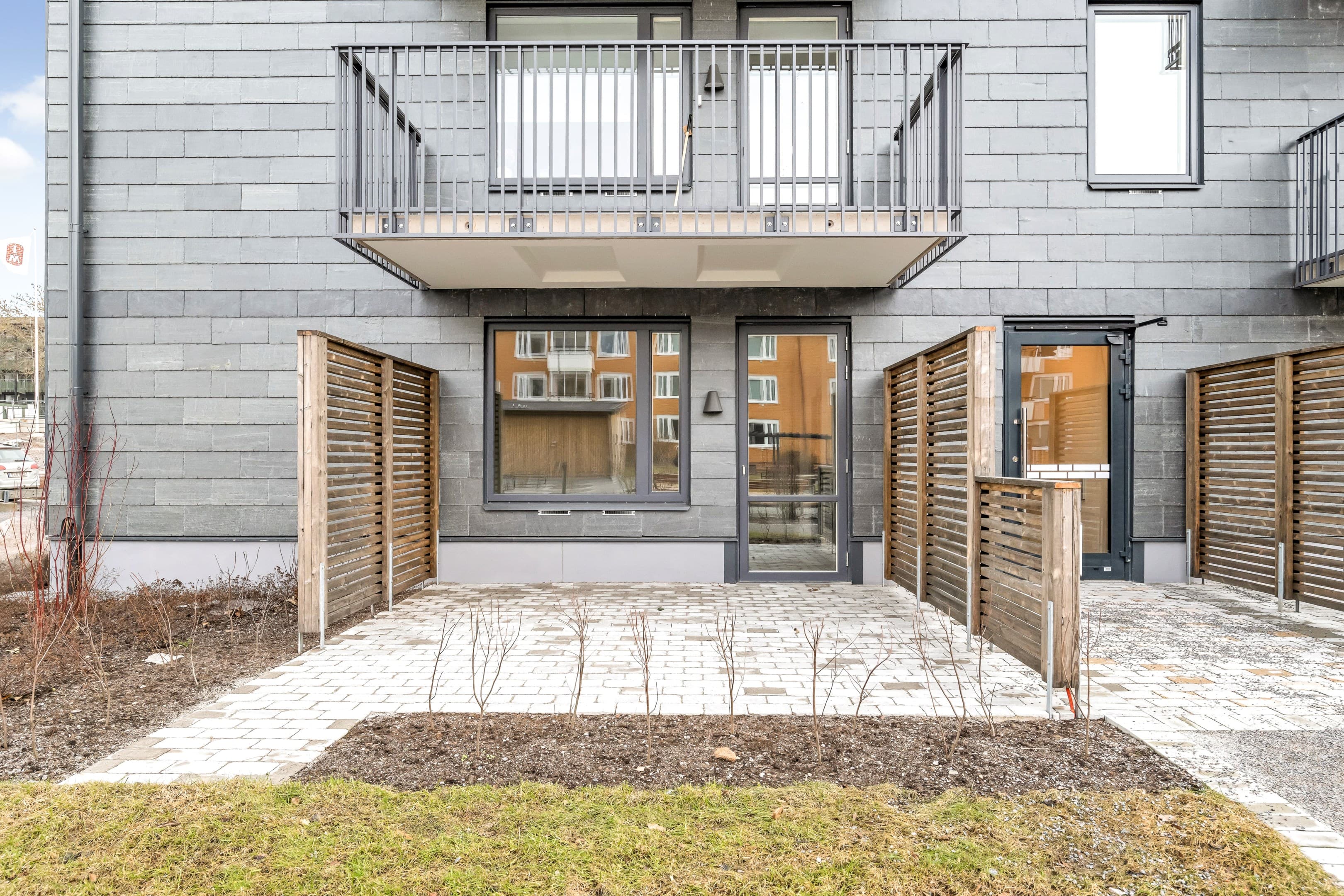 Gränby bilgata 28