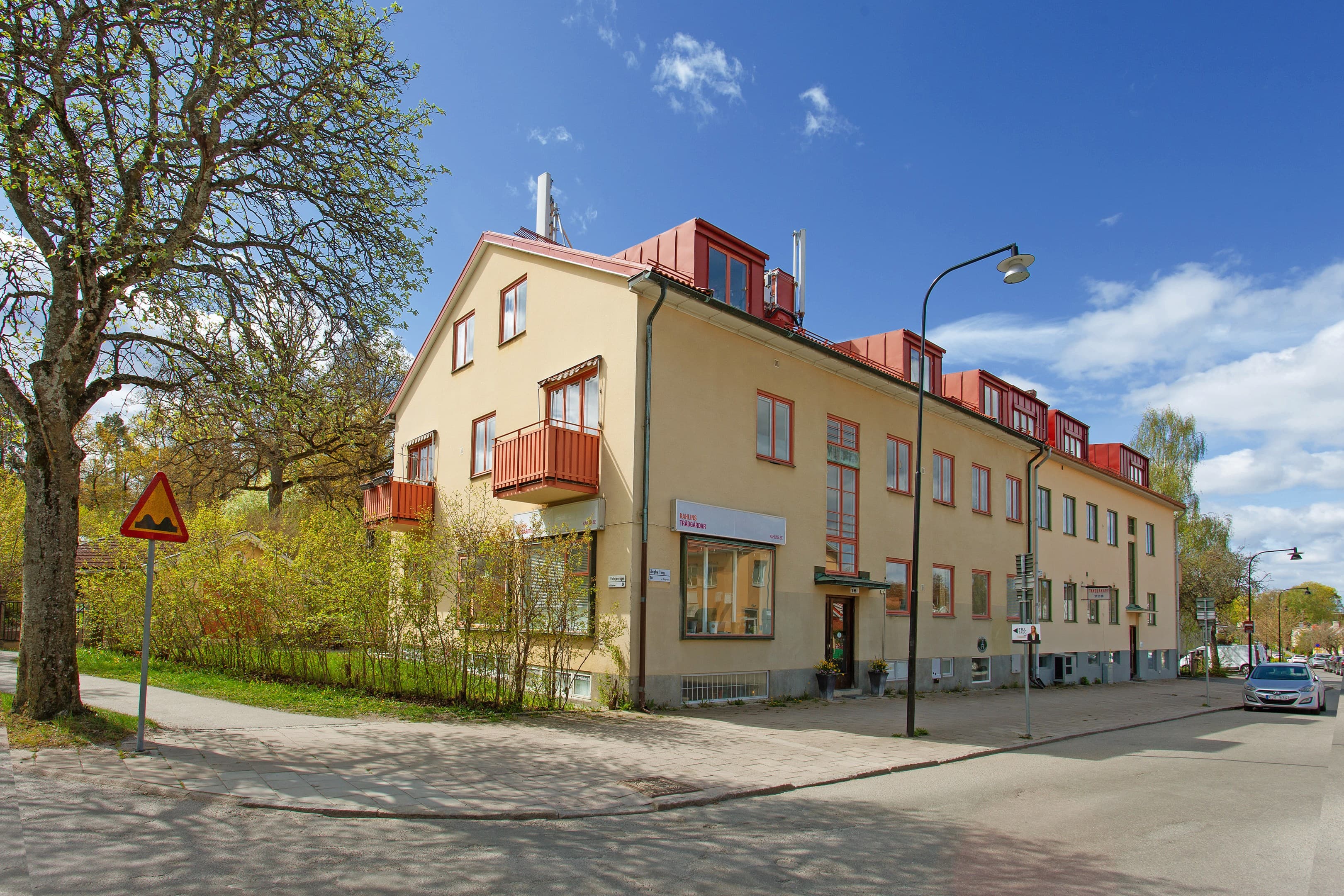 Ängby torg 16