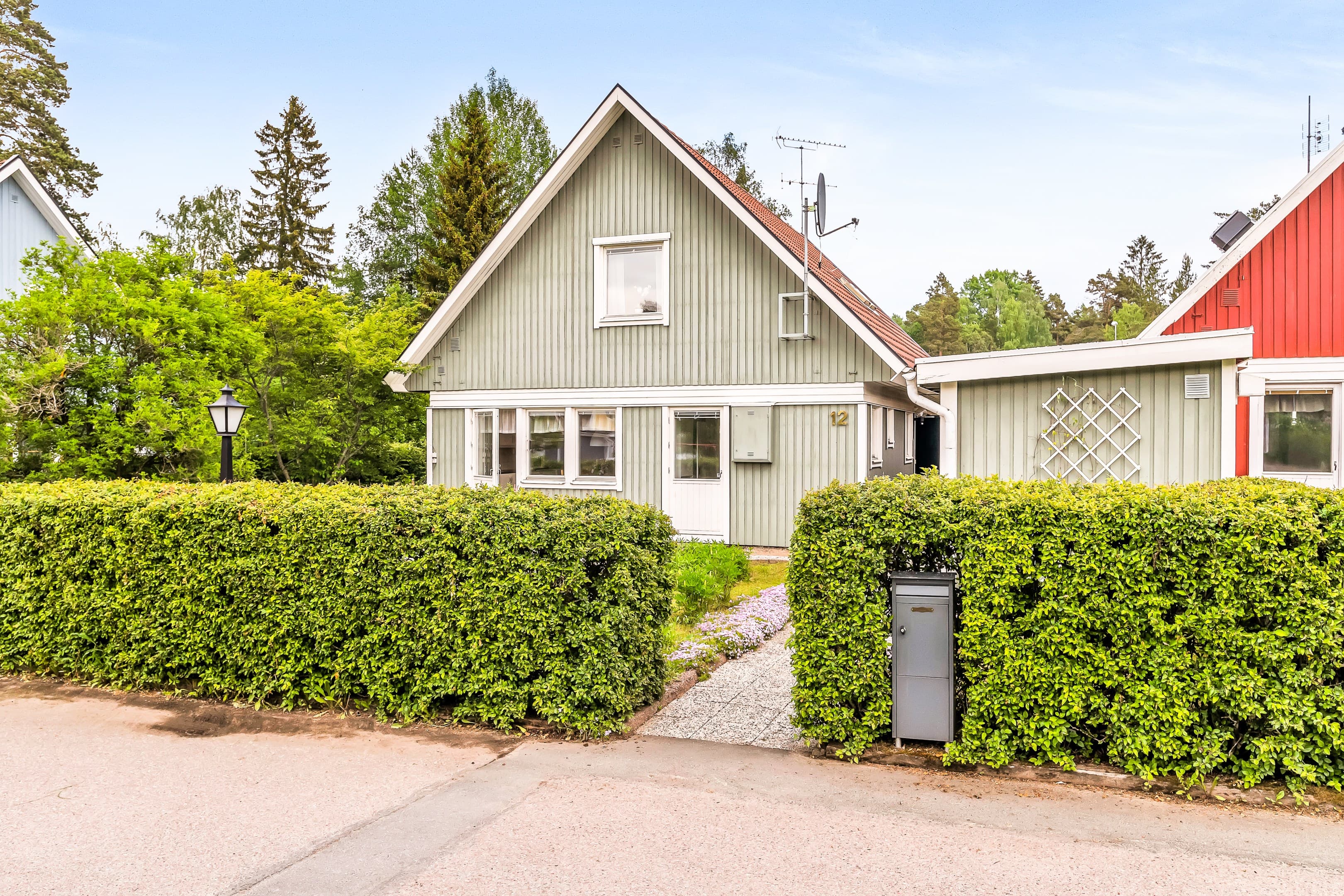 Blåklintsvägen 12