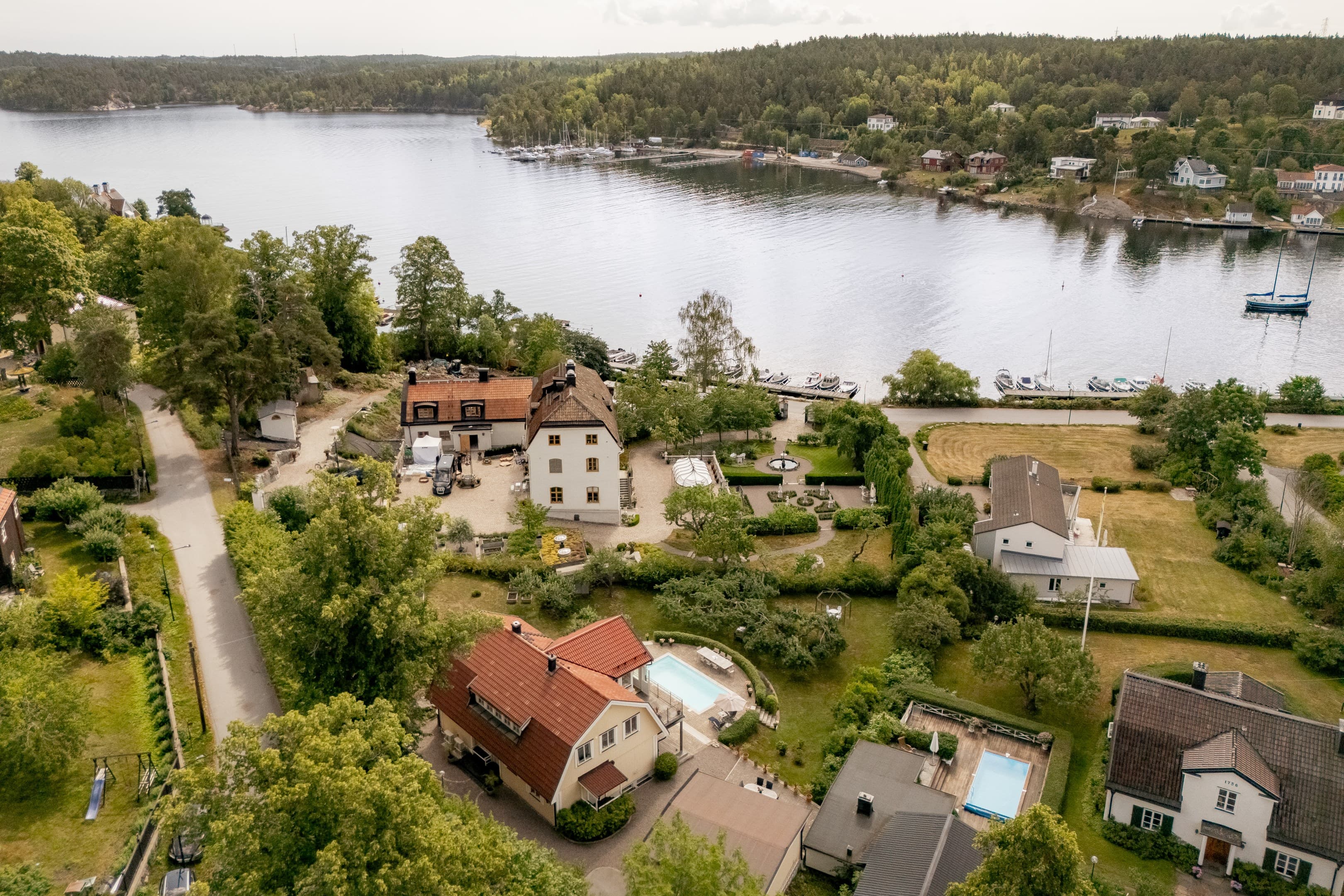 Herrgårdsvägen 4