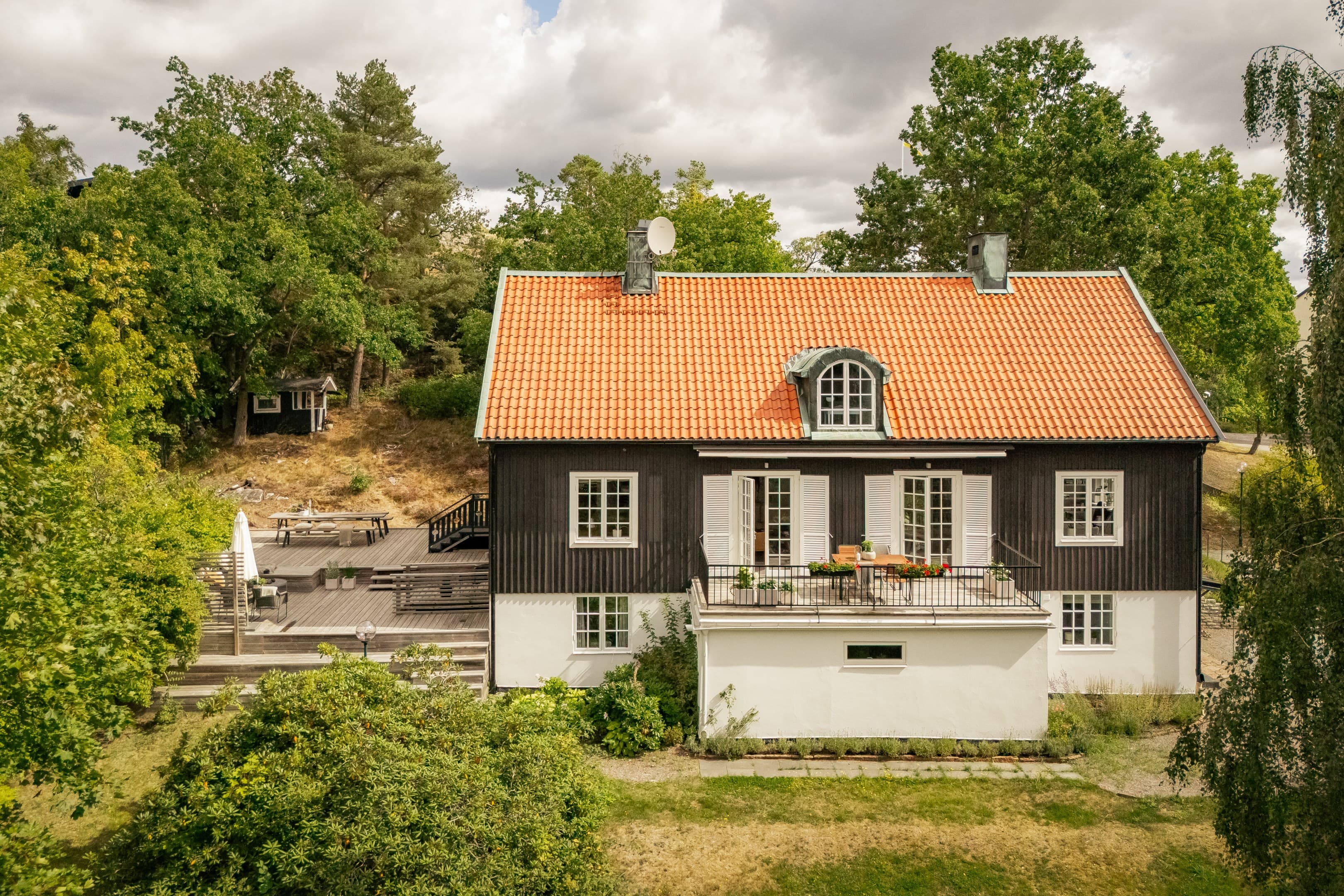 Herrgårdsbacken 3