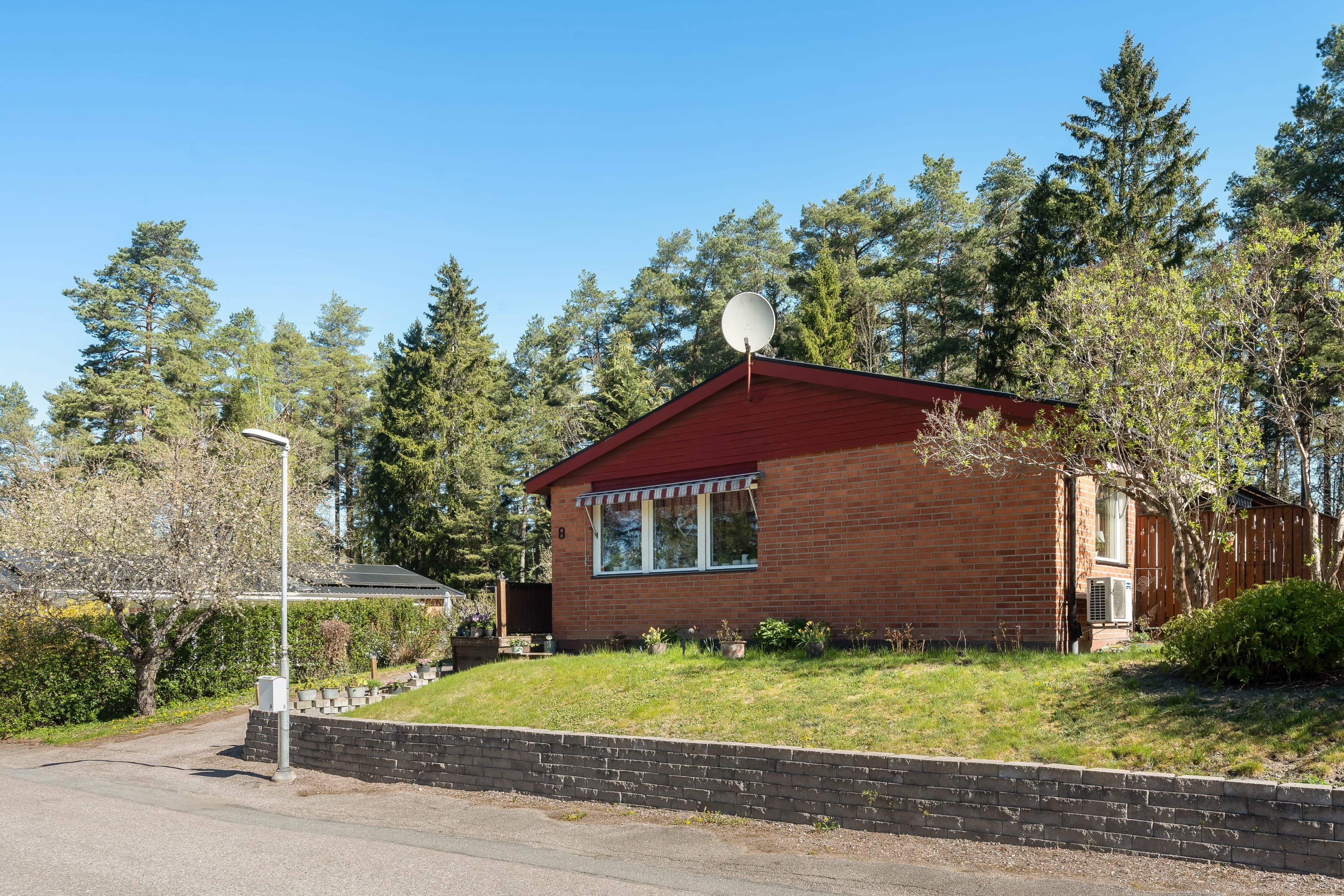 Bergvägen 8