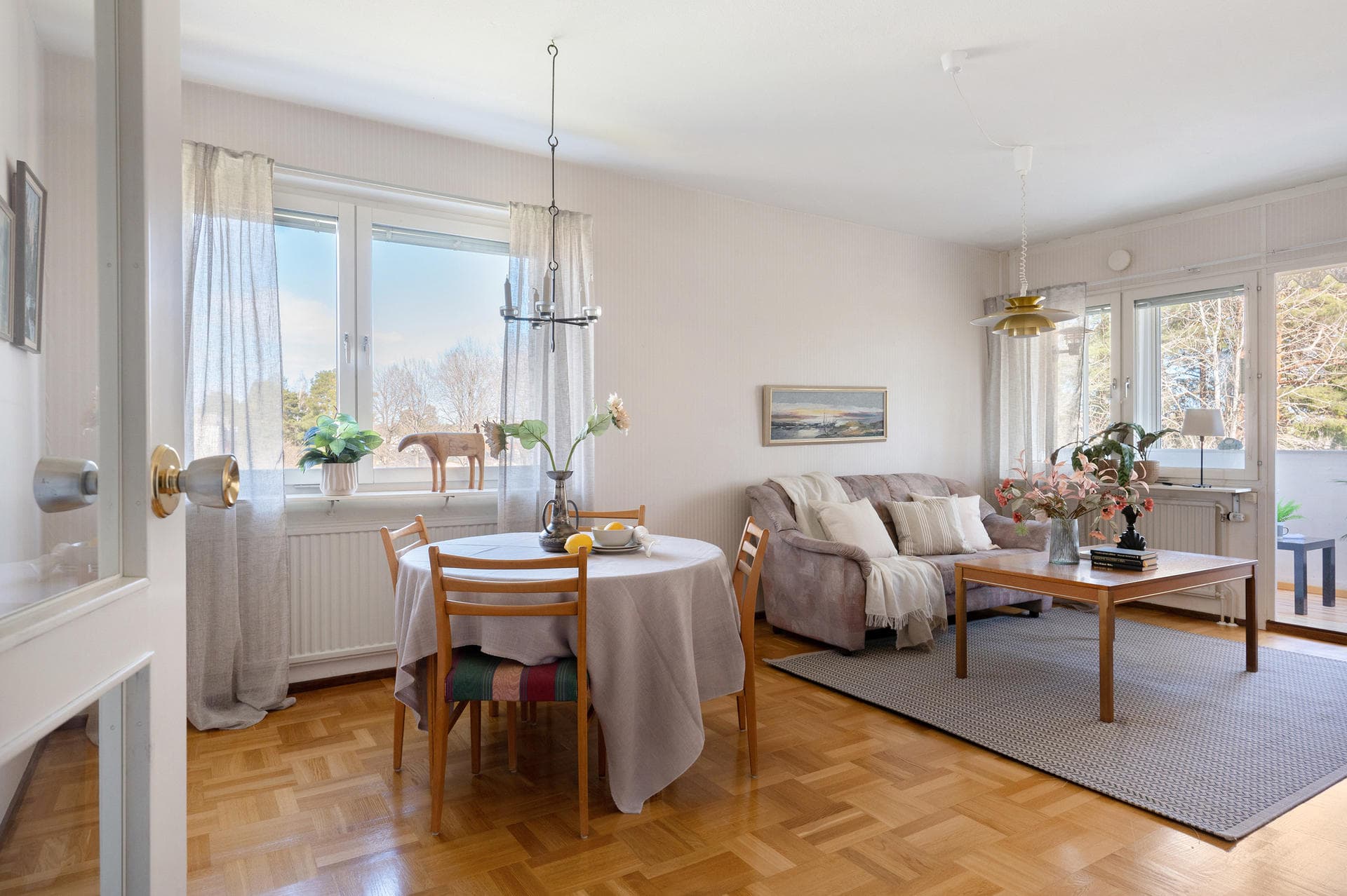 Fältspatvägen 44