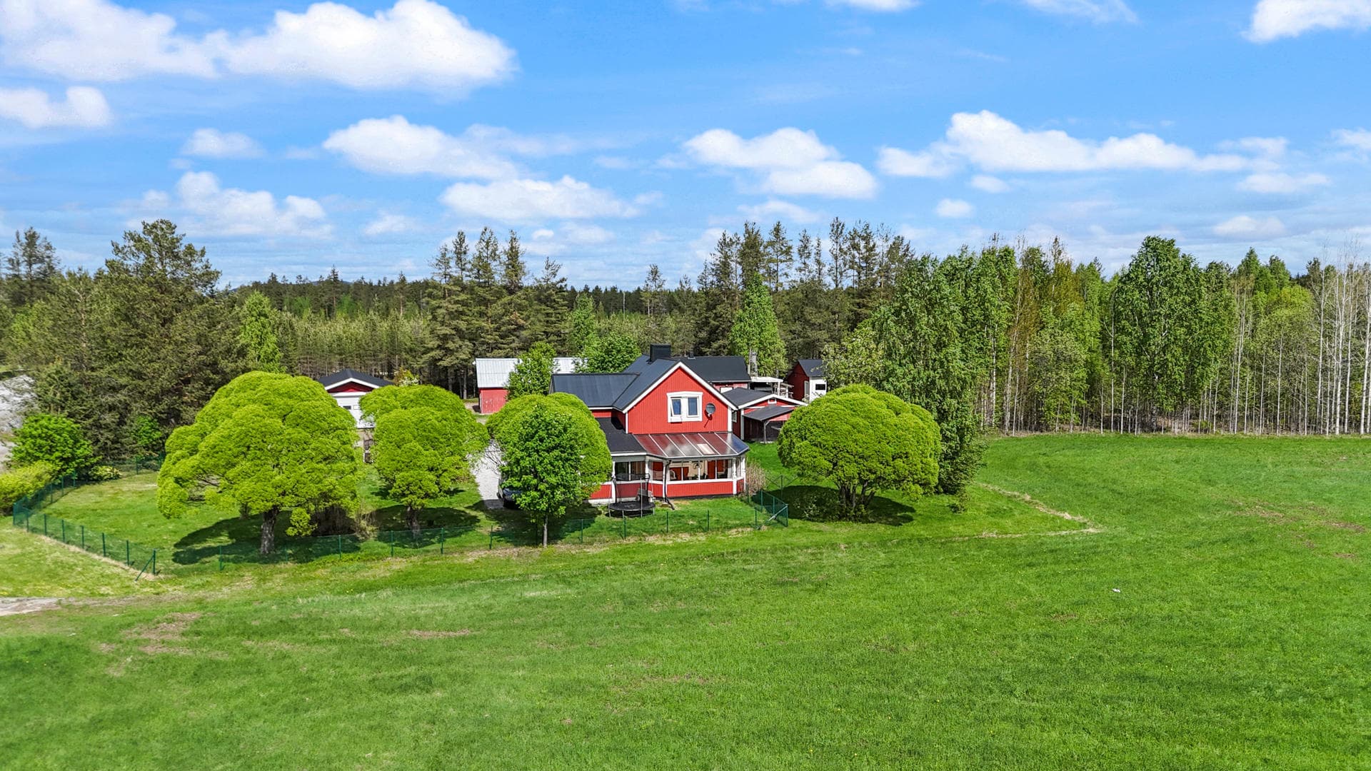 Sikforsvägen 98 och Sikforsvägen 100Z