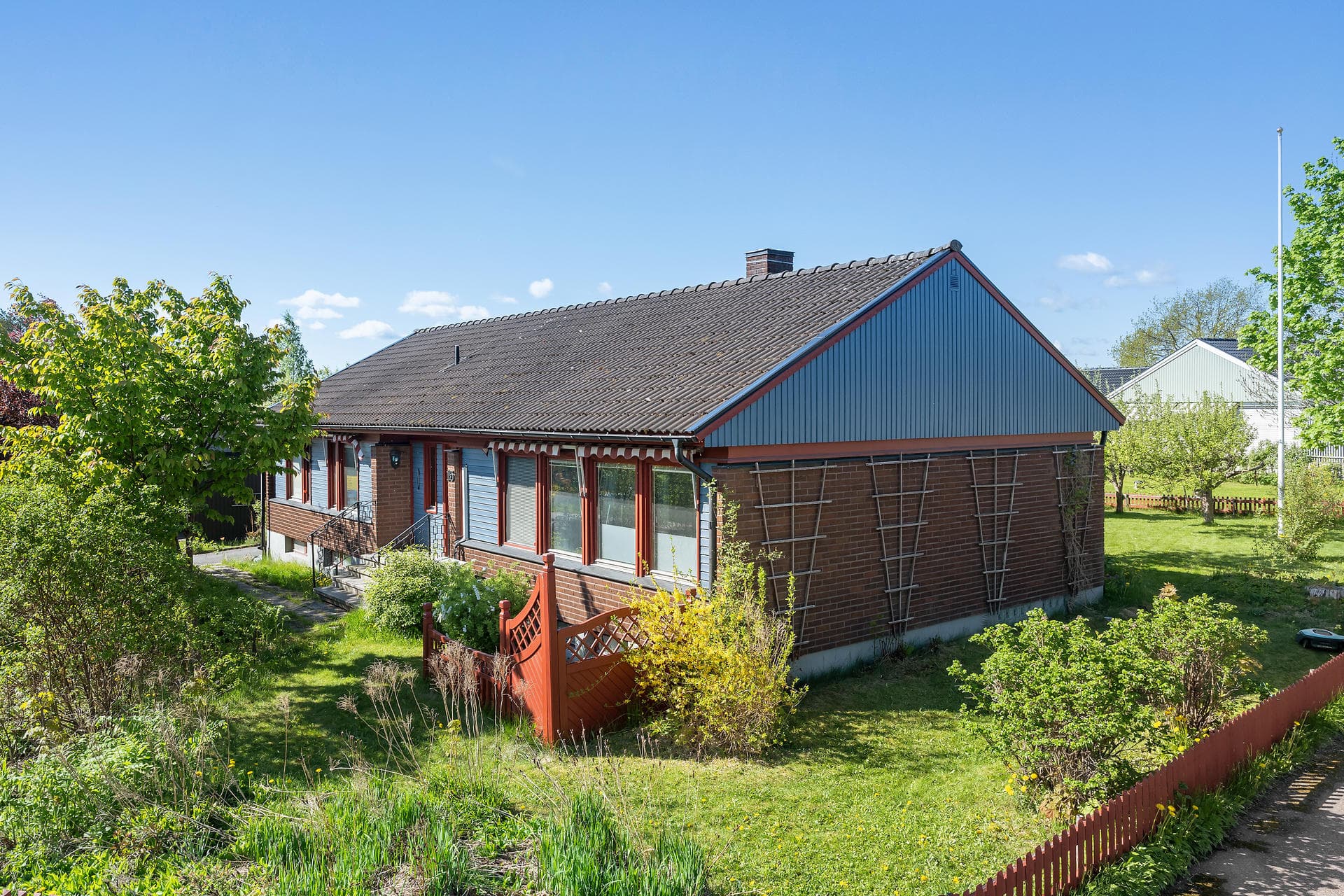Emausvägen 15