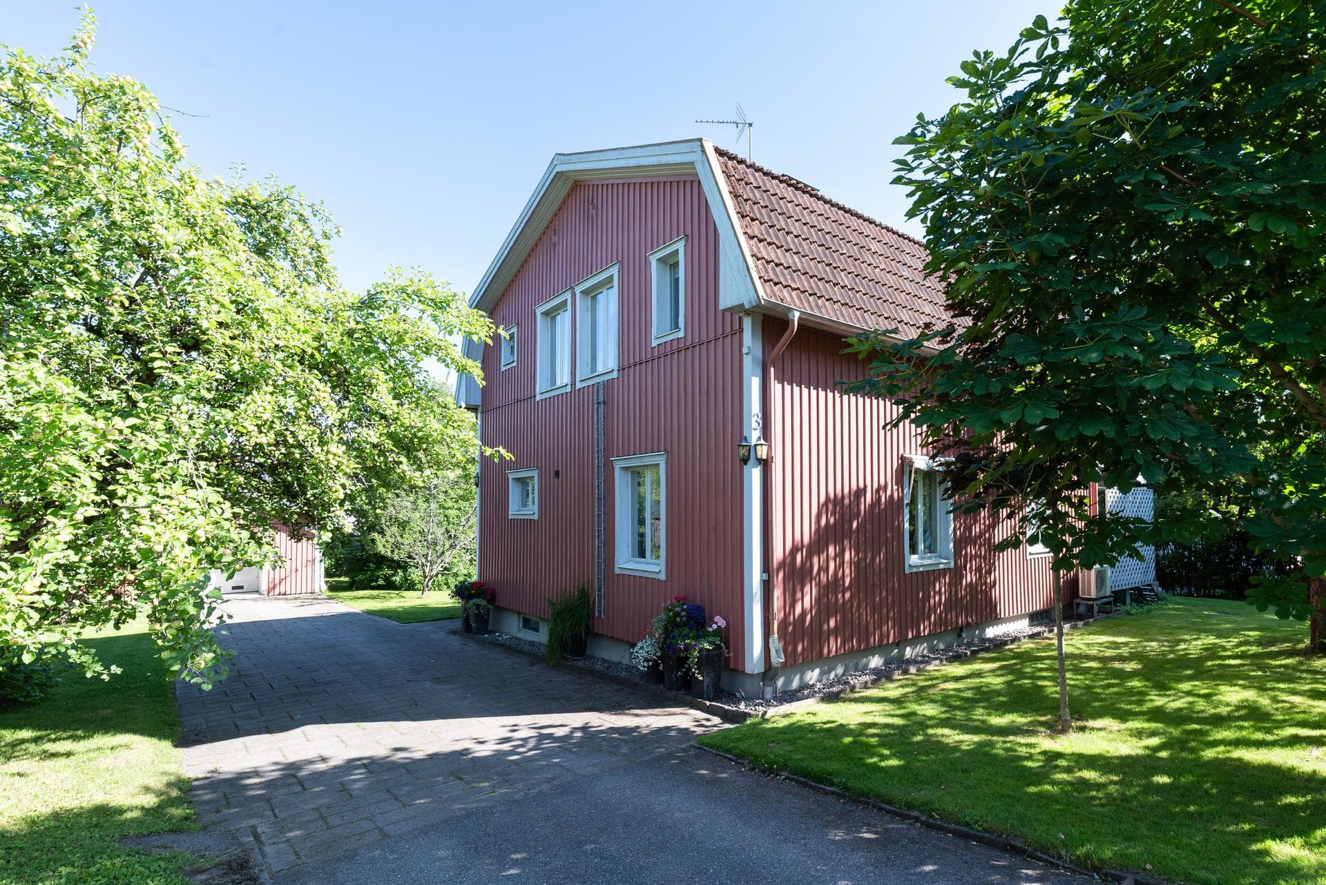 Dimbovägen 3