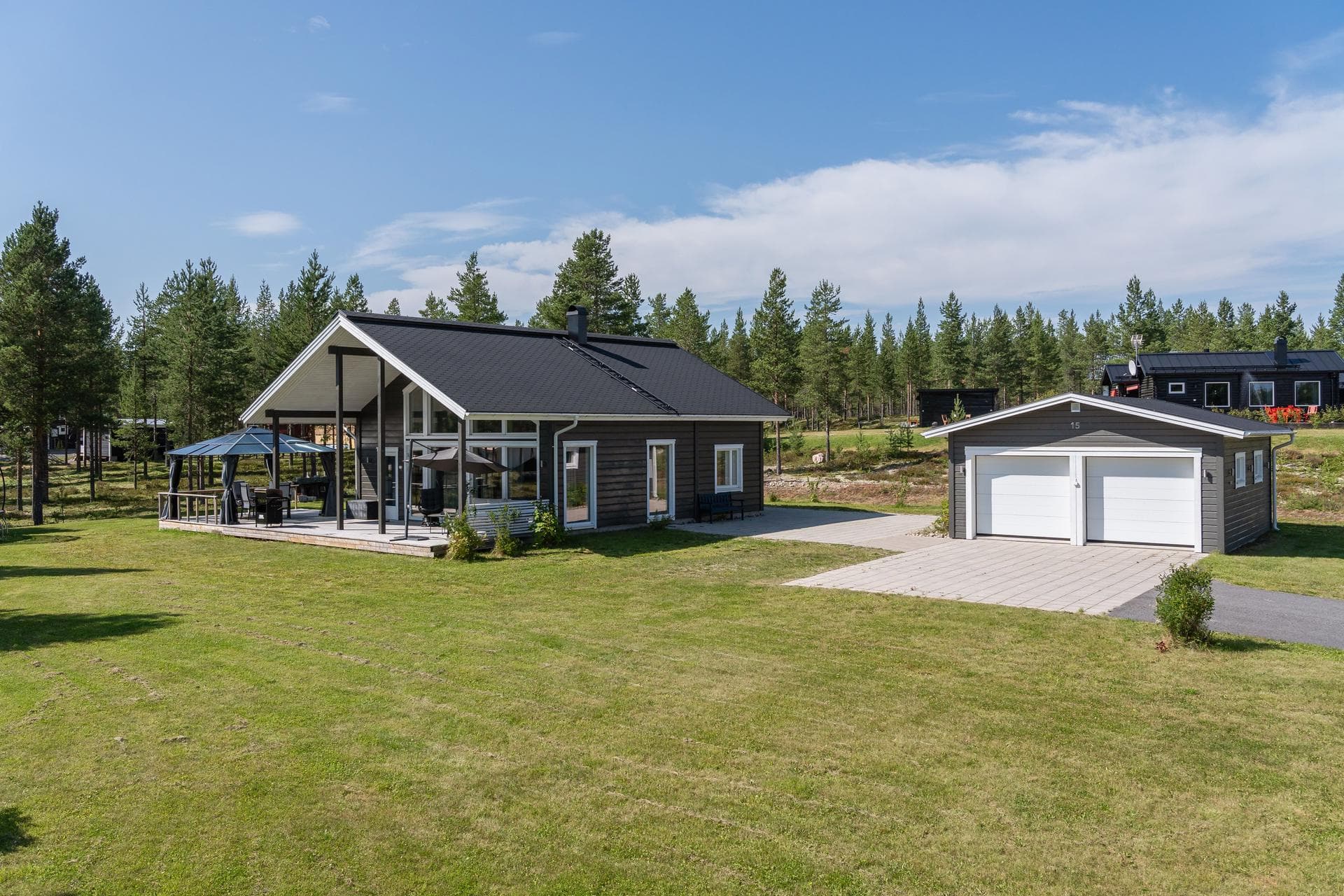 Sandhedenvägen 15